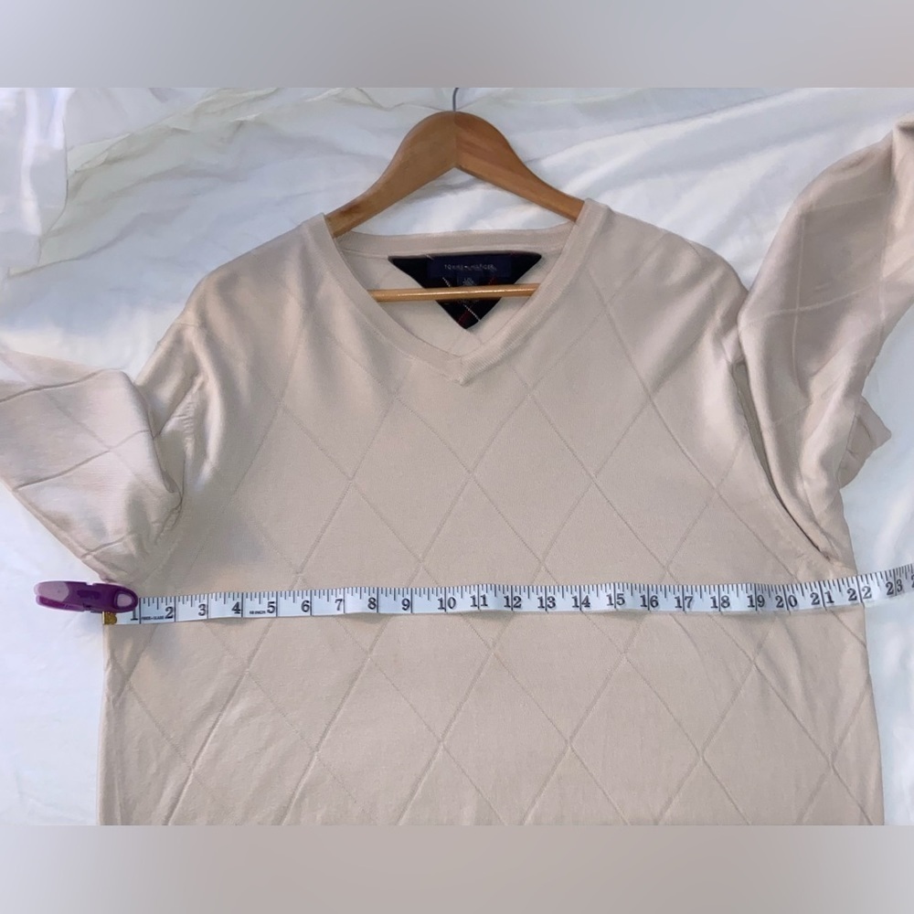 2/49$ Men’s Tommy Hilfiger Silk blend beige V neck Knit sweater‎ Sz Large - Picture 2 of 7